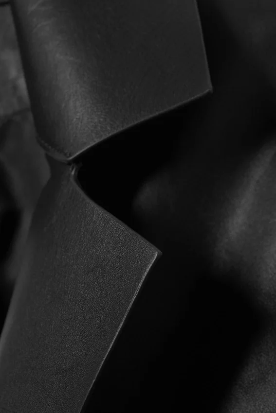 Abrigo de cuero de botonadura sencilla – Negro Abrigo de cuero de botonadura sencilla – Negro