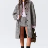 Abrigo tipo car coat holgado de botonadura sencilla – Gris a cuadros