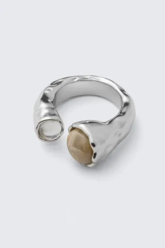 Anillo abierto con piedras orgánicas – Plata