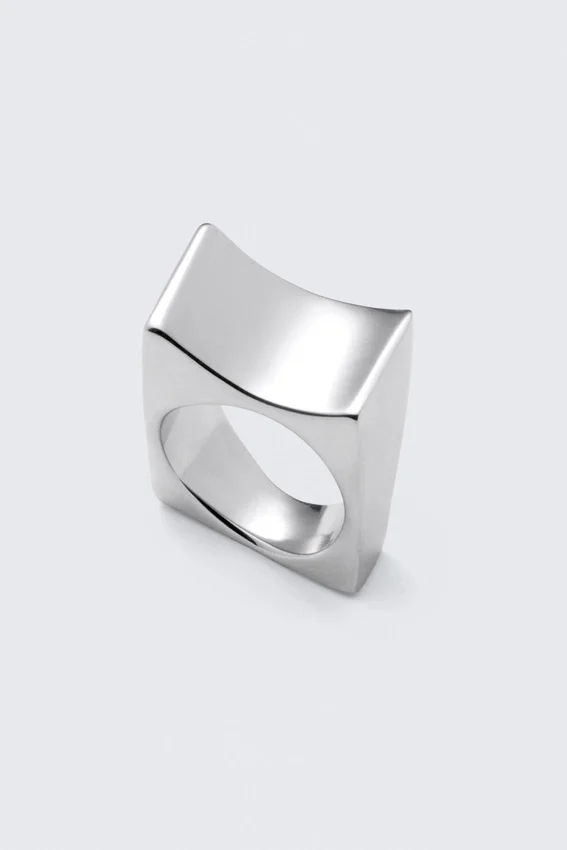 Anillo asimétrico de acero inoxidable – Plata Anillo asimétrico de acero inoxidable – Plata