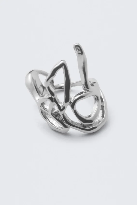 Anillo con forma orgánica – Plata Anillo con forma orgánica – Plata