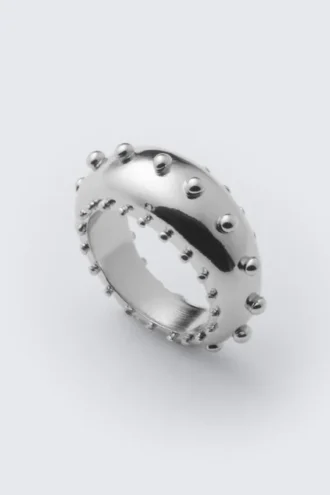 Anillo con puntos – Plata