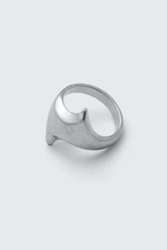 Anillo escultural con garras – Plata