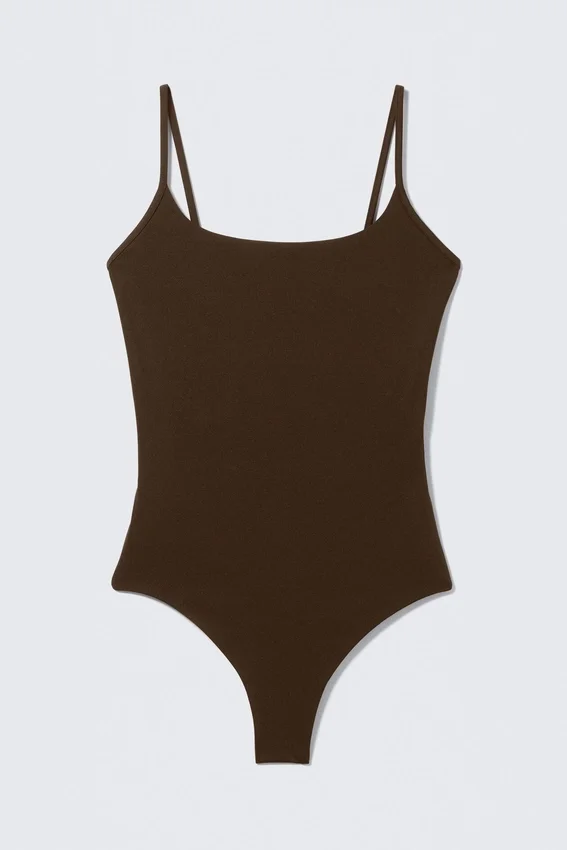Bañador de cuello cuadrado – Marrón oscuro Bañador de cuello cuadrado – Marrón oscuro