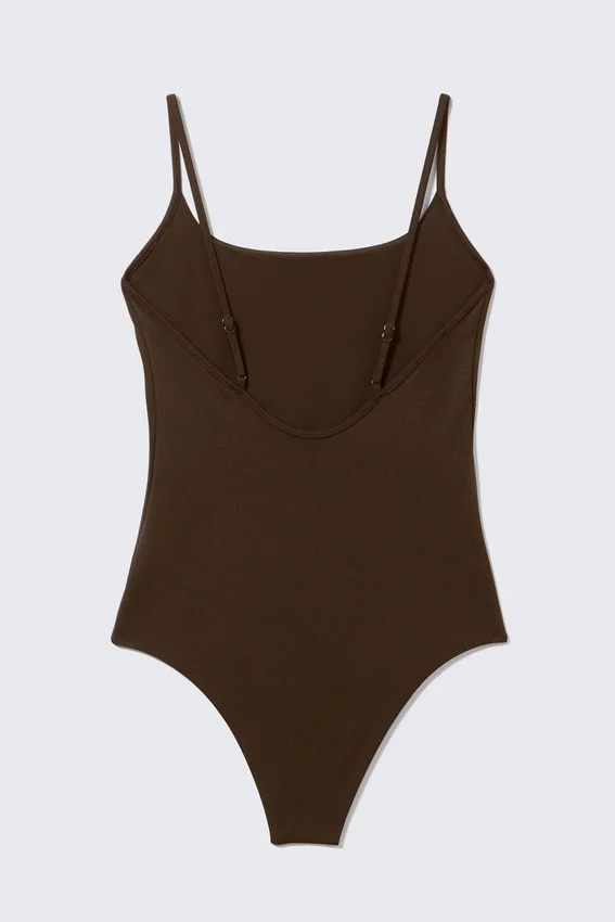 Bañador de cuello cuadrado – Marrón oscuro Bañador de cuello cuadrado – Marrón oscuro