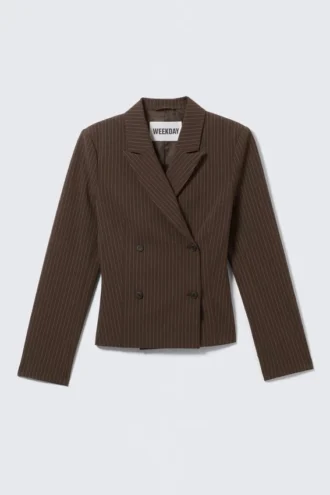 Blazer corto entallado – Marrón oscuro – Rayas finas