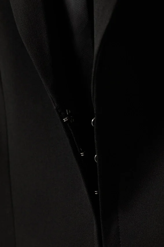 Blazer entallado con mangas con aberturas – Negro Blazer entallado con mangas con aberturas – Negro