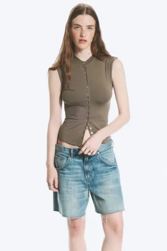 Blusa con botones de perla – Gris polvoriento