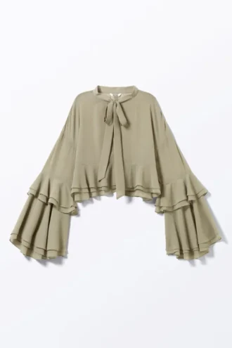 Blusa con cuello atado y mangas acampanadas con volantes – Verde caqui
