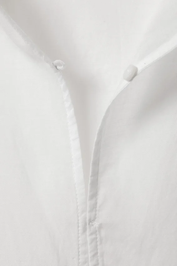 Blusa de manga larga con detalle de cordón – Blanco Blusa de manga larga con detalle de cordón – Blanco