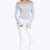 Blusa transparente con cuello barco y mangas acampanadas – Azul claro empolvado