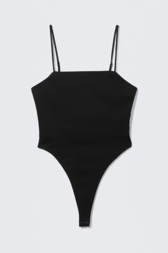 Body ajustado con cuello cuadrado – Negro