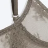 Body de encaje transparente con espalda baja – Gris empolvado transparente
