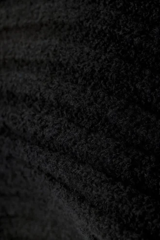 Bolero de punto con cuello barco – Negro