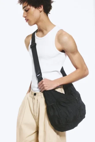 Bolso bandolera con bolsillo – Negro