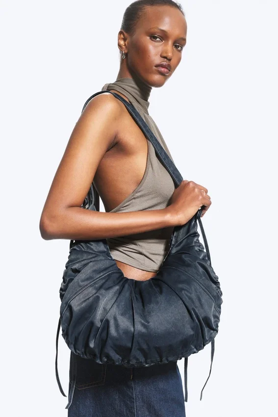 Bolso bandolera fruncido – Azul oscuro Bolso bandolera fruncido – Azul oscuro