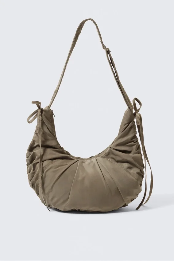 Bolso bandolera fruncido – Beige oscuro Bolso bandolera fruncido – Beige oscuro