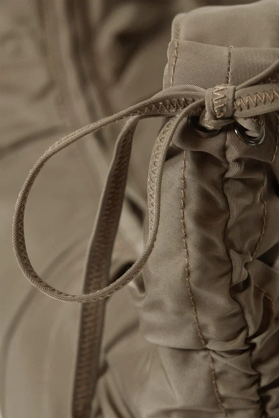 Bolso bandolera fruncido – Beige oscuro Bolso bandolera fruncido – Beige oscuro
