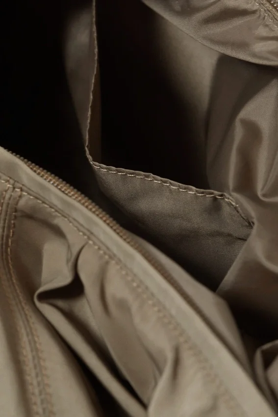 Bolso bandolera fruncido – Beige oscuro Bolso bandolera fruncido – Beige oscuro