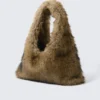 Bolso bandolera holgado de piel sintética – Beige