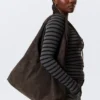 Bolso bandolera holgado de piel sintética – Marrón oscuro