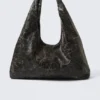 Bolso bandolera holgado de piel sintética – Negro craquelado