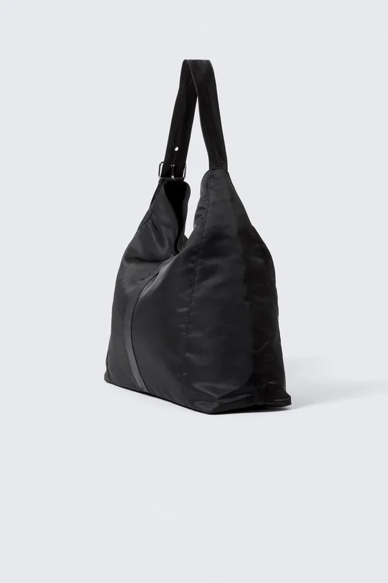 Bolso bandolera mediano con cierre y forma holgada – Negro Bolso bandolera mediano con cierre y forma holgada – Negro