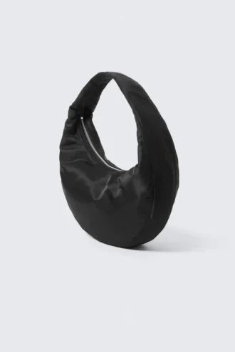 Bolso bandolera mediano redondeado – Negro