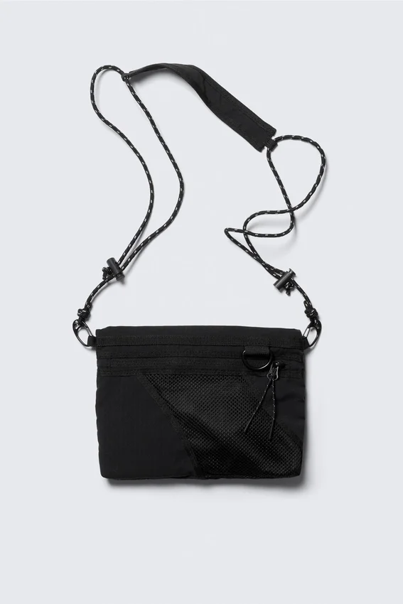 Bolso bandolera mini utilitario – Negro Bolso bandolera mini utilitario – Negro