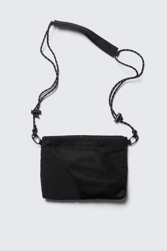 Bolso bandolera mini utilitario – Negro Bolso bandolera mini utilitario – Negro