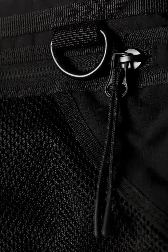 Bolso bandolera mini utilitario – Negro Bolso bandolera mini utilitario – Negro