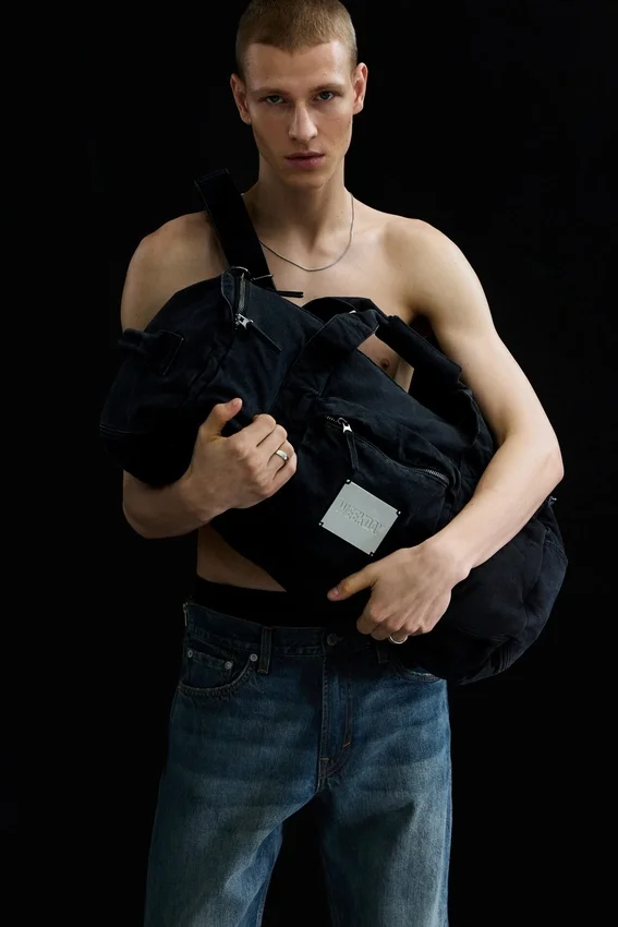 Bolso bandolera redondeado de lona – Gris oscuro Bolso bandolera redondeado de lona – Gris oscuro