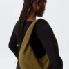 Bolso bandolera redondeado mediano – Verde caqui oscuro
