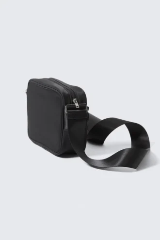 Bolso bandolera unisex compacto – Negro