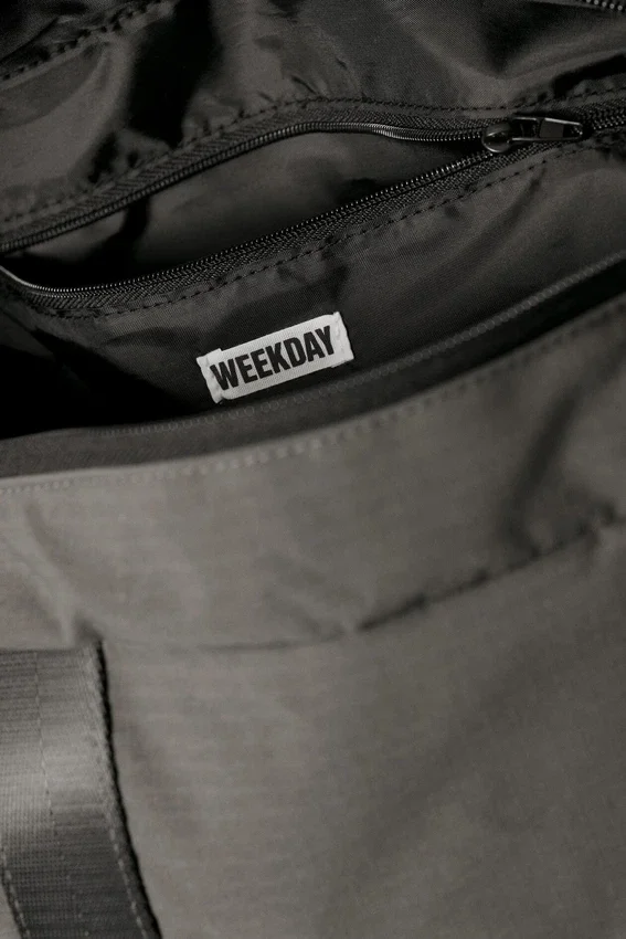 Bolso bandolera utilitario – Gris oscuro Bolso bandolera utilitario – Gris oscuro