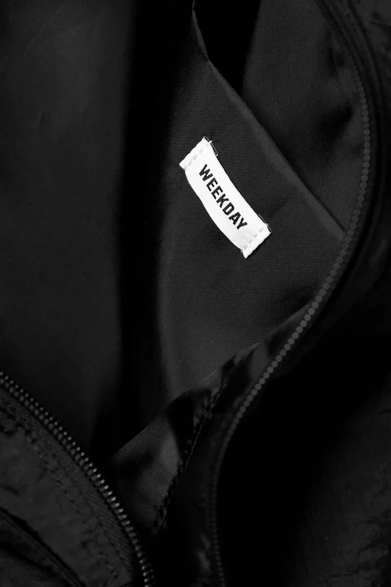 Bolso de hombro con cordón Dawa – Negro Bolso de hombro con cordón Dawa – Negro