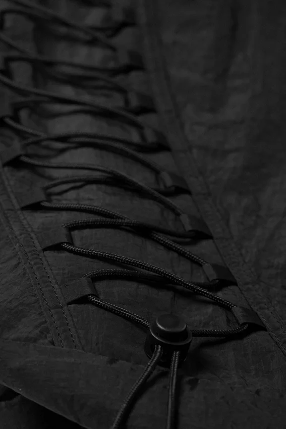 Bolso de hombro con cordón Dawa – Negro Bolso de hombro con cordón Dawa – Negro