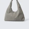 Bolso de hombro holgado de imitación de piel – Gris polvoriento