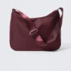 Bolso de hombro mediano de sarga de nailon – Rojo oscuro Bolso de hombro mediano de sarga de nailon – Rojo oscuro