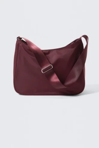 Bolso de hombro mediano de sarga de nailon – Rojo oscuro