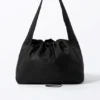 Bolso de hombro rectangular grande con cordón – Negro Bolso de hombro rectangular grande con cordón – Negro