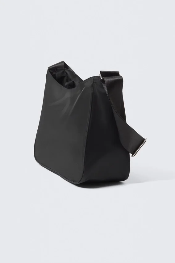 Bolso de mano Core – Negro Bolso de mano Core – Negro
