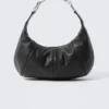 Bolso de mano de piel sintética con asa y hebilla – Negro