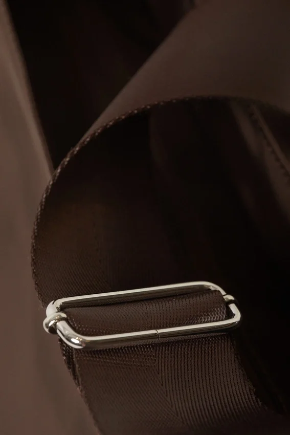 Bolso de mano – Marrón oscuro Bolso de mano – Marrón oscuro