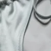 Braguita de bikini brasileña con lazos – Gris claro empolvado Braguita de bikini brasileña con lazos – Gris claro empolvado