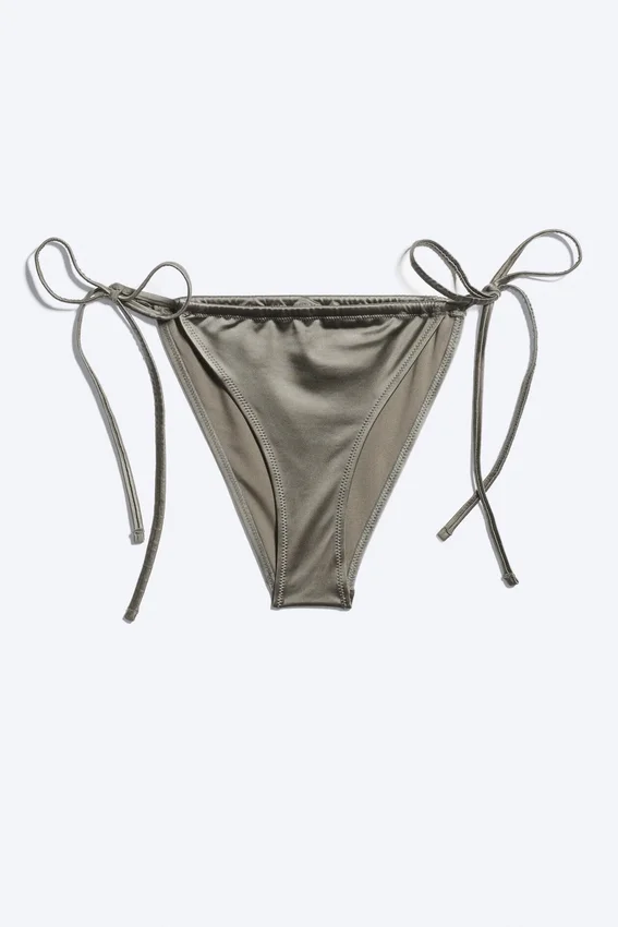 Braguita de bikini brasileña con lazos – Gris polvoriento Braguita de bikini brasileña con lazos – Gris polvoriento