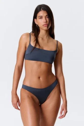 Braguita de bikini con corte redondeado – Azul oscuro