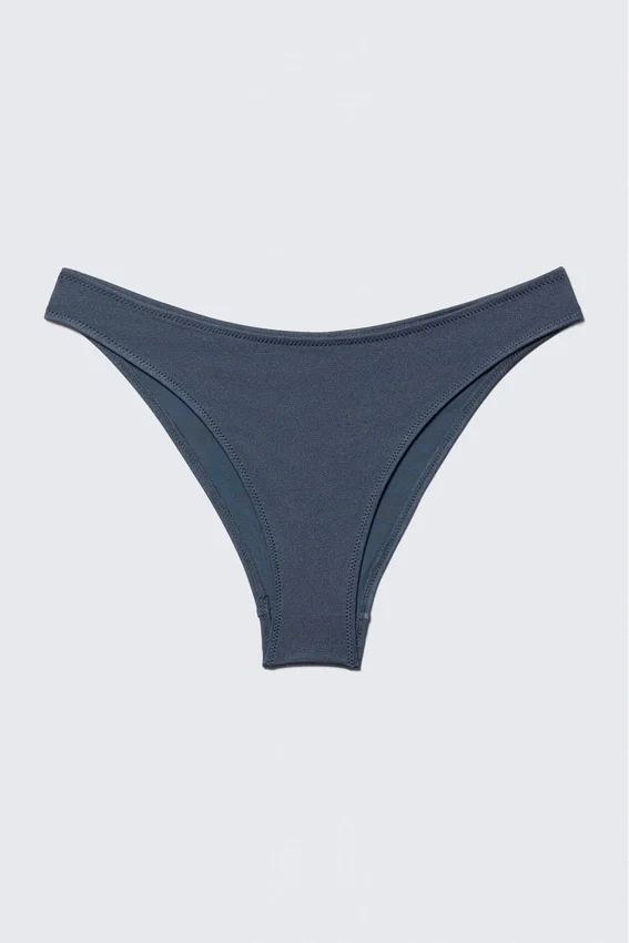 Braguita de bikini con corte redondeado – Azul oscuro Braguita de bikini con corte redondeado – Azul oscuro