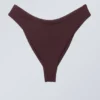 Braguita de bikini con corte redondeado – Granate oscuro Braguita de bikini con corte redondeado – Granate oscuro
