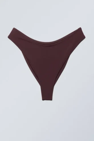 Braguita de bikini con corte redondeado – Granate oscuro